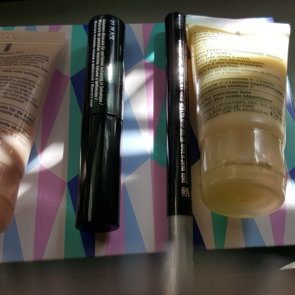 Clinique bundle of 4 items, NEW - Picture 4 of 5